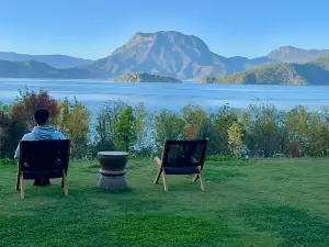 Lugu Lake Luxuxu Hotel