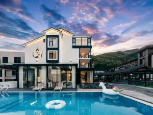 Yunshangbanxia Linxi Wangye Hot Spring Family Holiday Beauty