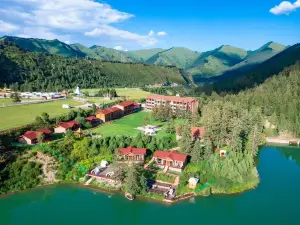 Jonni Banner Brinka Hotel
