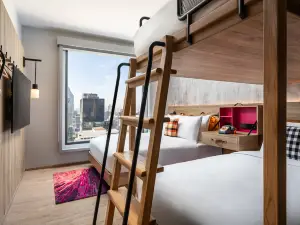 Moxy Bangkok Ratchaprasong by Marriott