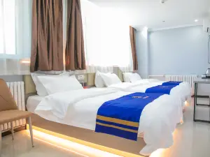 Super 8 Hotel (Chengde Weichang Hedong Branch)