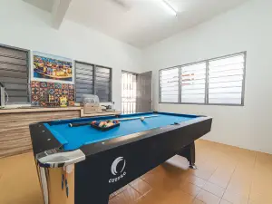 Batu Pahat Sri Jaya Villa 4BR 18pax