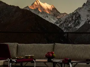 Daocheng Yading AZARA Nomad Black Highland Barley Hotel