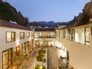 Jiuhua Mountain Shanyuxi Homestay (Roushen Baodian)