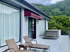 覽山谷·半嶺民宿