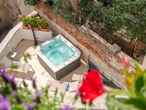 Marmont Heritage Hotel