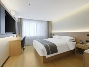 Zhoushan Island Hotel (Yanji Department Store East Market Branch)