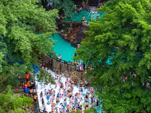 Emei Mountain Hot Spring Hotel Lingxiu hot spring