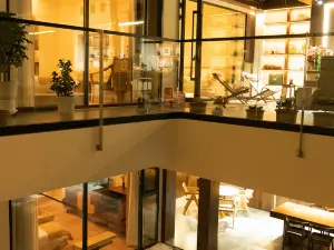 Delingha Xinghe Yunjing Homestay (Sports Center Olympic Square)