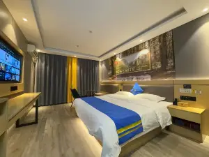 SUPER 8 HOTEL PREMIER