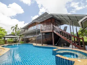 Royal Boat Pool Villa - Pattaya