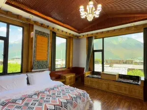 Gongbo'gyamda Muyun Chinese Inn