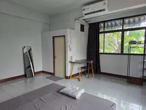 SRINN House, Bangkok