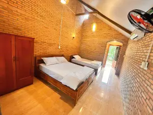 NAM CAT TIEN RETREAT