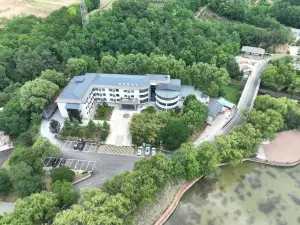 Yijun Fudi Lake Hotel