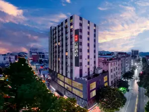 華庭雲棲飯店（賓陽炮龍老廟百貨大樓店）