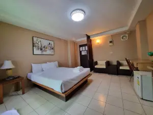 Bangkok Travel Suites Hotel