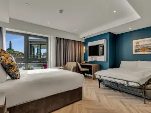 Roomzzz Edinburgh