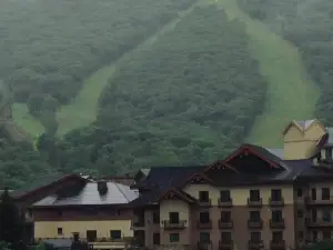 Xueyu Mountain Villa Hotel (Beidahu Ski Resort)