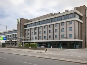 Holiday Inn Express LONDON - HEATHROW T5 by IHG