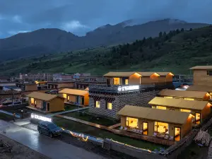 Litang River Cloud Resort Hotel