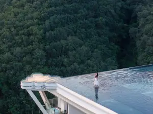 Yunman Starry Sky Cliff Panoramic Resort Hotel