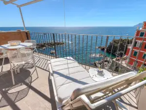 ลาวิสตา ดิ มารีนา บาย เดอะเฟิร์สต์