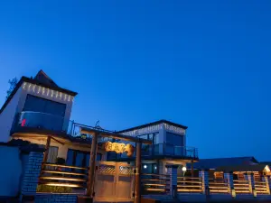 雪山下·自然居設計師民宿（昭蘇店）