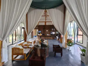 Larng YAY  Riverview Resort Hotel