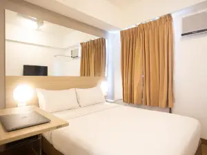 Red Planet Manila Malate Mabini