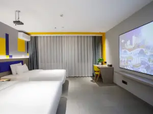 7Days Inn Hotel (Qujing Luliang Totem Center North Gate Street)