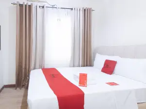 RedDoorz Plus @ Cuarto Verde Staycation