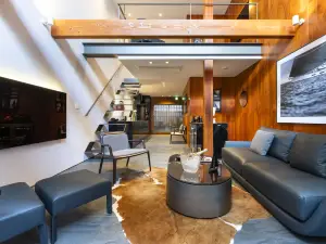 Miya Townhouse by Reflections