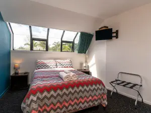 Haka House Bay of Islands (Paihia)