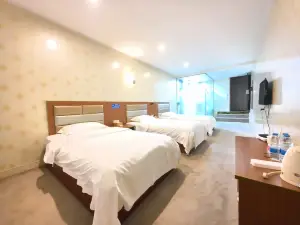 Shuifu Dongjin Business Hotel