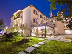 Tianchong Yunhai Resort Hotel (Wulingyuan National Forest Park)