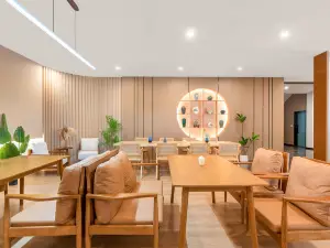 Yuntaishan Yimei Light Luxury Hotel (Shore Service area)