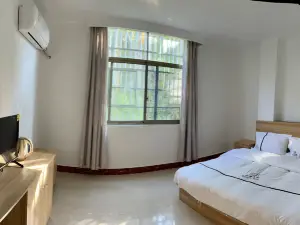 Wuzhishan Peak Homestay