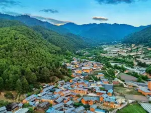 Lanping Shujiawu Township Luoguxuan Hiking Homestay