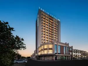 Weihai Rongcheng shidao Atour Hotel