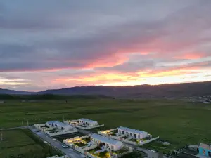 喀拉峻雲嶺觀山私湯度假民宿
