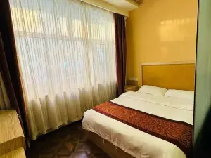 Luonan Huating Holiday Hotel