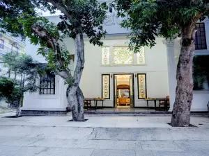 Hotel O Stasiun Cirebon Kejaksan Near Alun Alun Cirebon Formerly Family Homestay
