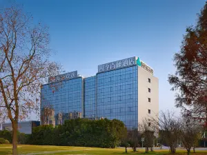 海悦歡途四季青藤酒店（寧波杭州灣新區店）