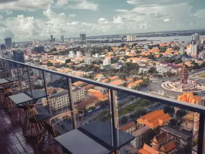 Phnom Penh Infinity Pool Down to $25/N - M Residence