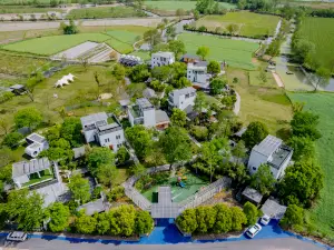 Ruoyi ROY · radius meets homestay