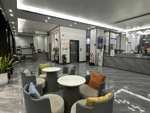 隆安維曼大酒店