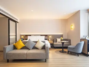 Homeinn Plus Hotel  (Tongliao  Government)