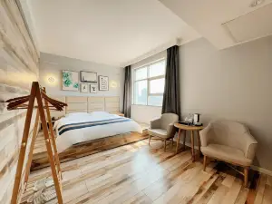 MOUSSIE HOTEL(Huaihua Third Middle School Municipal Committee Branch)