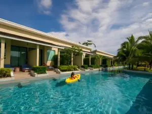 卡里夫威尼斯泳池別墅